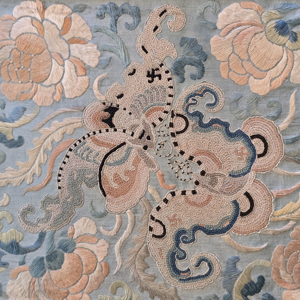 Early 20th Century Embroidery Silk Panel With Forbidden Stitch - Picture 14 of 15